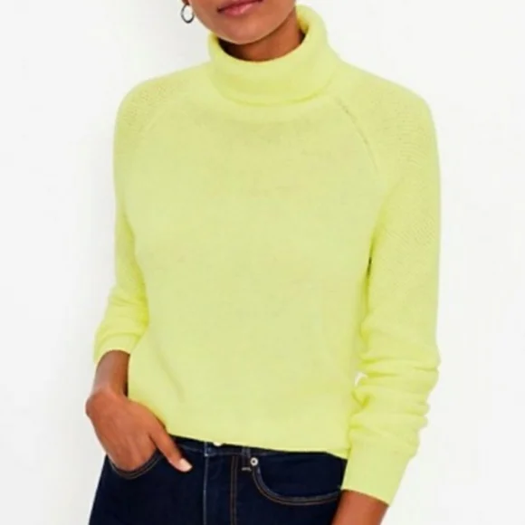 NWT LOFT Turtleneck Sweater Size M 🥝 - Picture 1 of 4